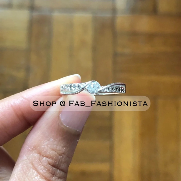 Sterling silver Twisted Vine Simulated Diamond Promise ring size 7 - Picture 1 of 5